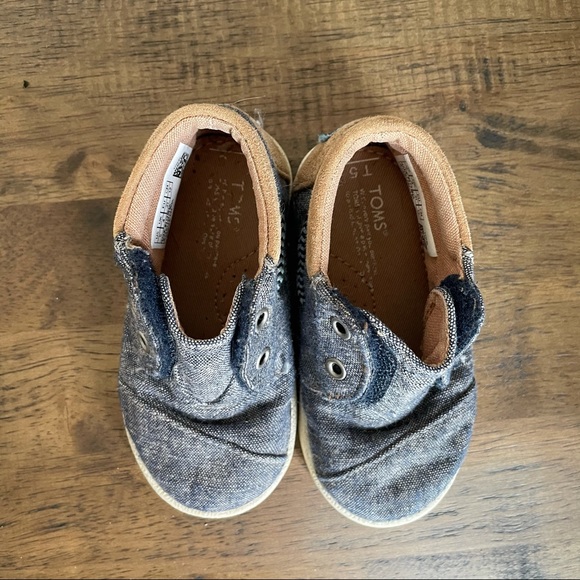 Tiny Toms Toddler Sneakers - Picture 3 of 7